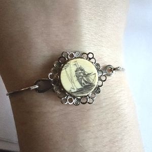 Vintage bracelet scrimshaw ship boat silver tone nautical jewelry ocean